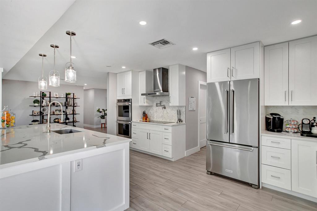 VENETIAN ISLES 3RD SEC - Residential