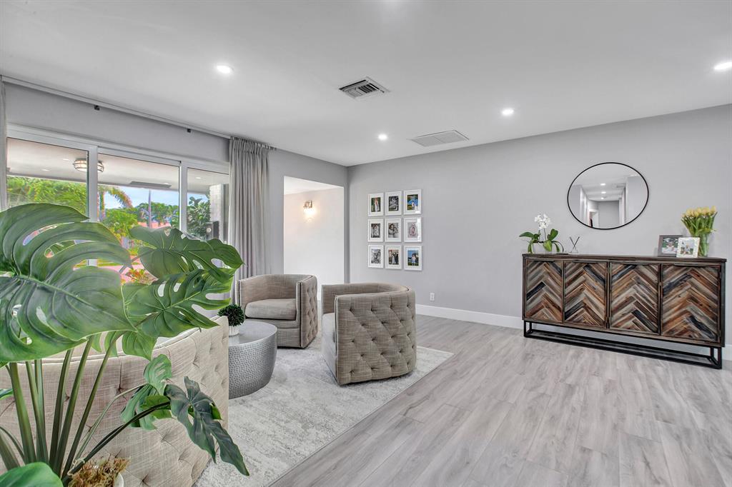 VENETIAN ISLES 3RD SEC - Residential