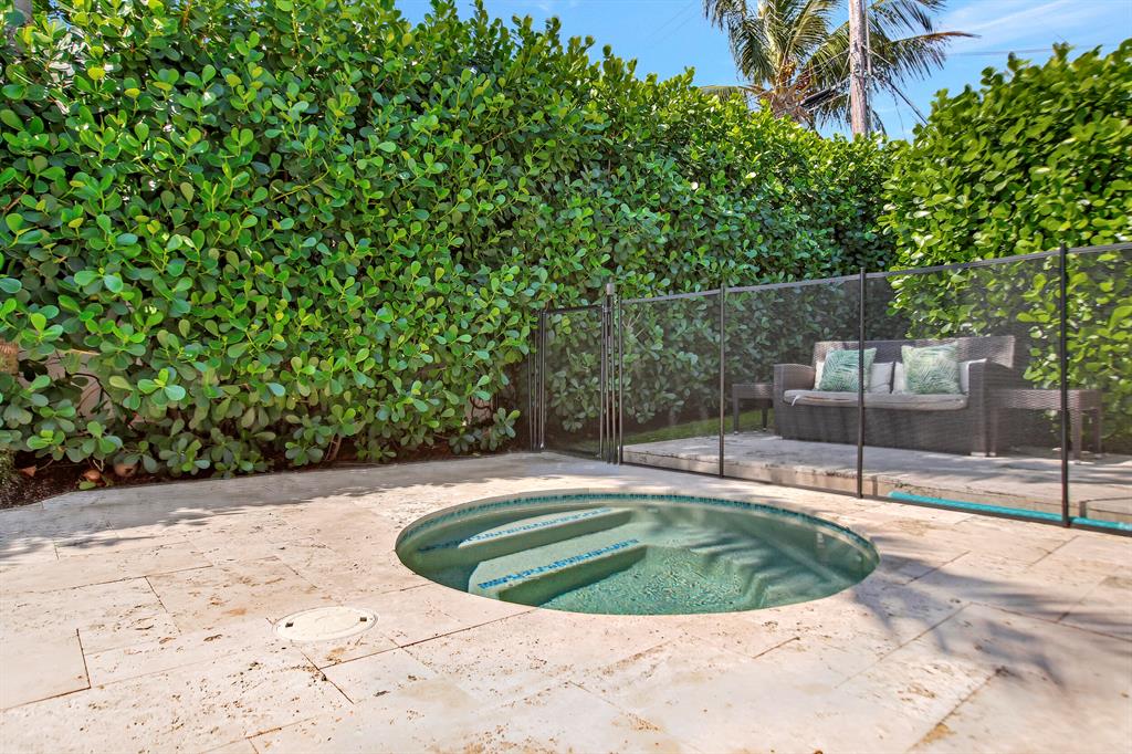 VENETIAN ISLES 3RD SEC - Residential