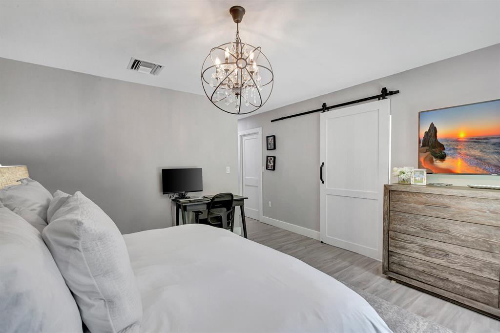 VENETIAN ISLES 3RD SEC - Residential