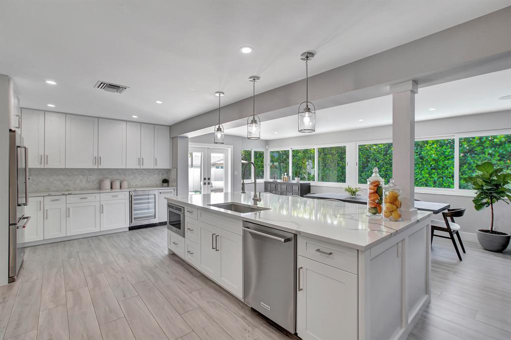 VENETIAN ISLES 3RD SEC - Residential