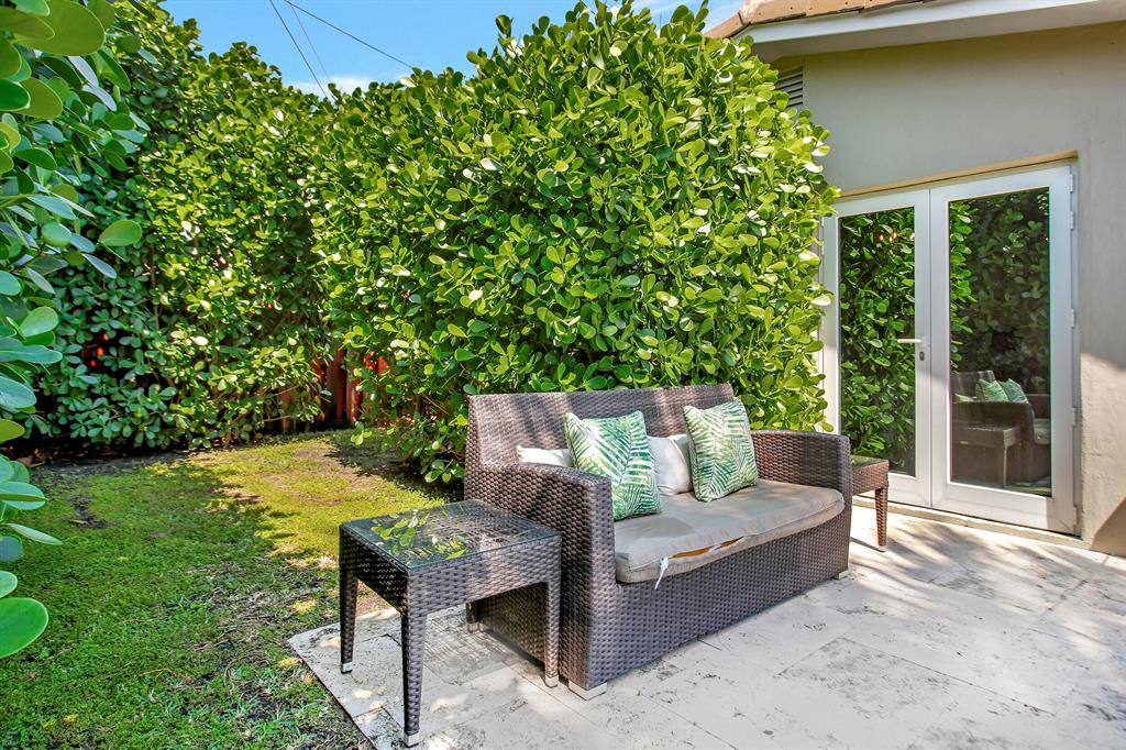 VENETIAN ISLES 3RD SEC - Residential