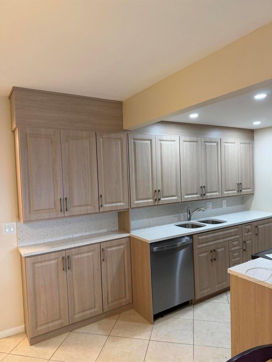 PENTHOUSE, UPGRADED KITCHEN CABINETS WITH QUARTZ COUNTERTOPS AND FULL BACKSPLASH, BRAND NEW STAINLESS STEEL APPLIANCES (STOVE, FRIDGE, DISHWASHER & MICROWAVE) DOUBLE STAINLESS SINK,EXTRA FOOD PANTRY, BEAUTIFUL BATHROOMS AND MANY MORE FEATURES YOU HAVE TO SEE TO BELIEVE !!!THIS THE CLOSEST ASSOCIATION TO THE HOUSE OF WORSHIP AND THE CLUBHOUSE.