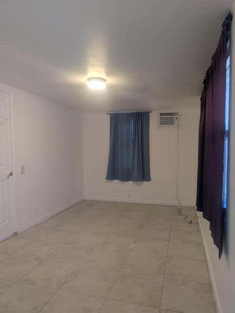 Photo of 433 AVENIDA ALEGRE #1, West Palm Beach, FL 33405 (MLS # B26061263)