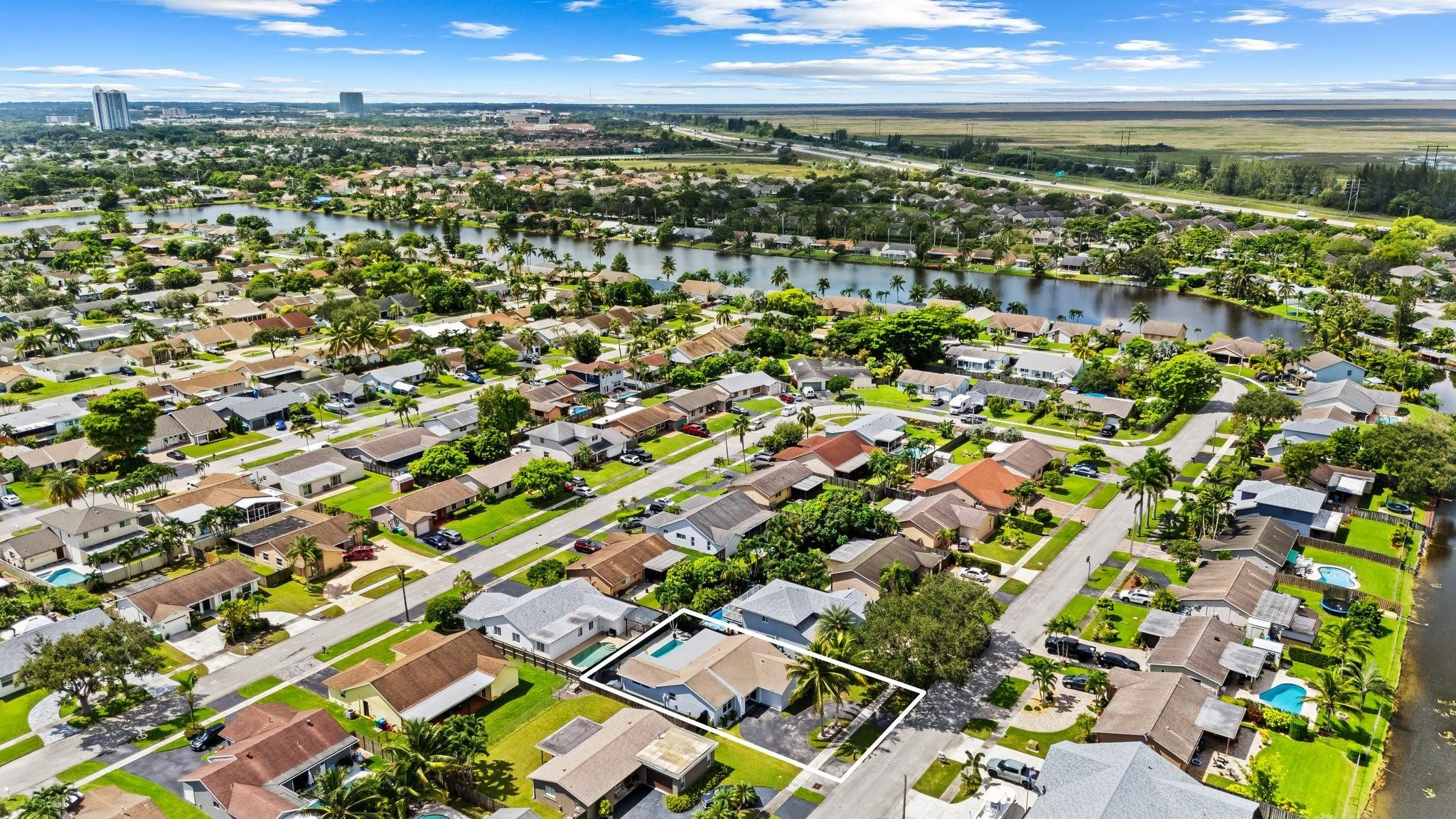 SUNRISE GOLF VILLAGE - Residential