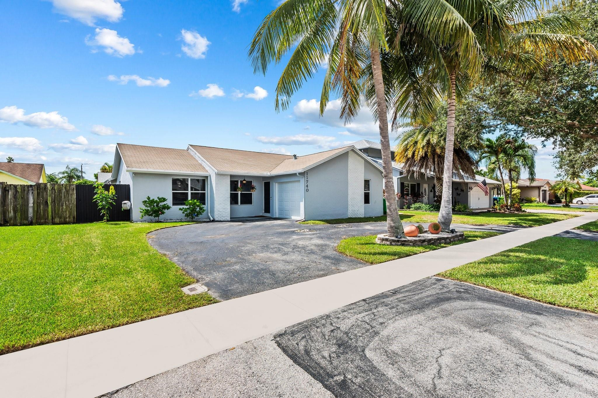 SUNRISE GOLF VILLAGE - Residential