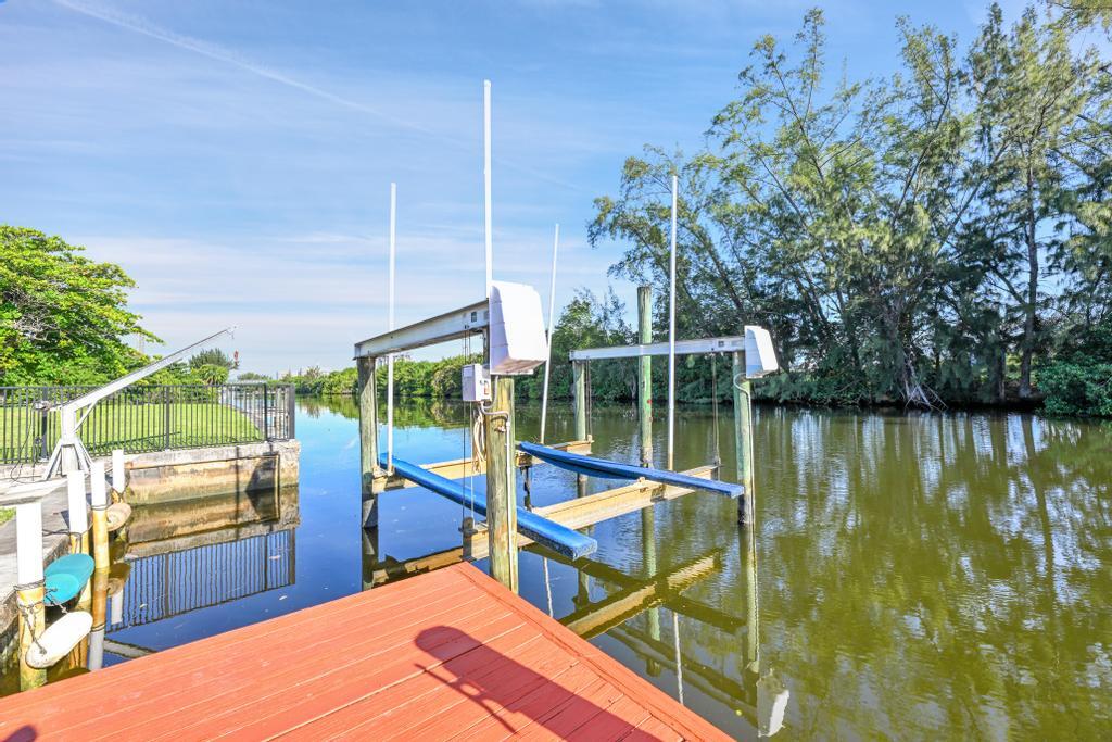 DAVIS ISLES - Residential