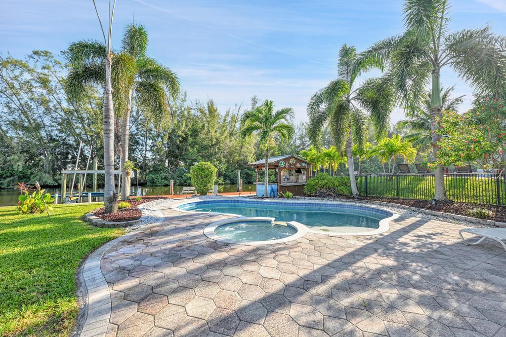 DAVIS ISLES - Residential