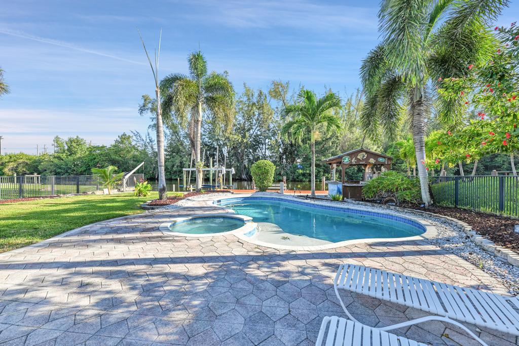 DAVIS ISLES - Residential