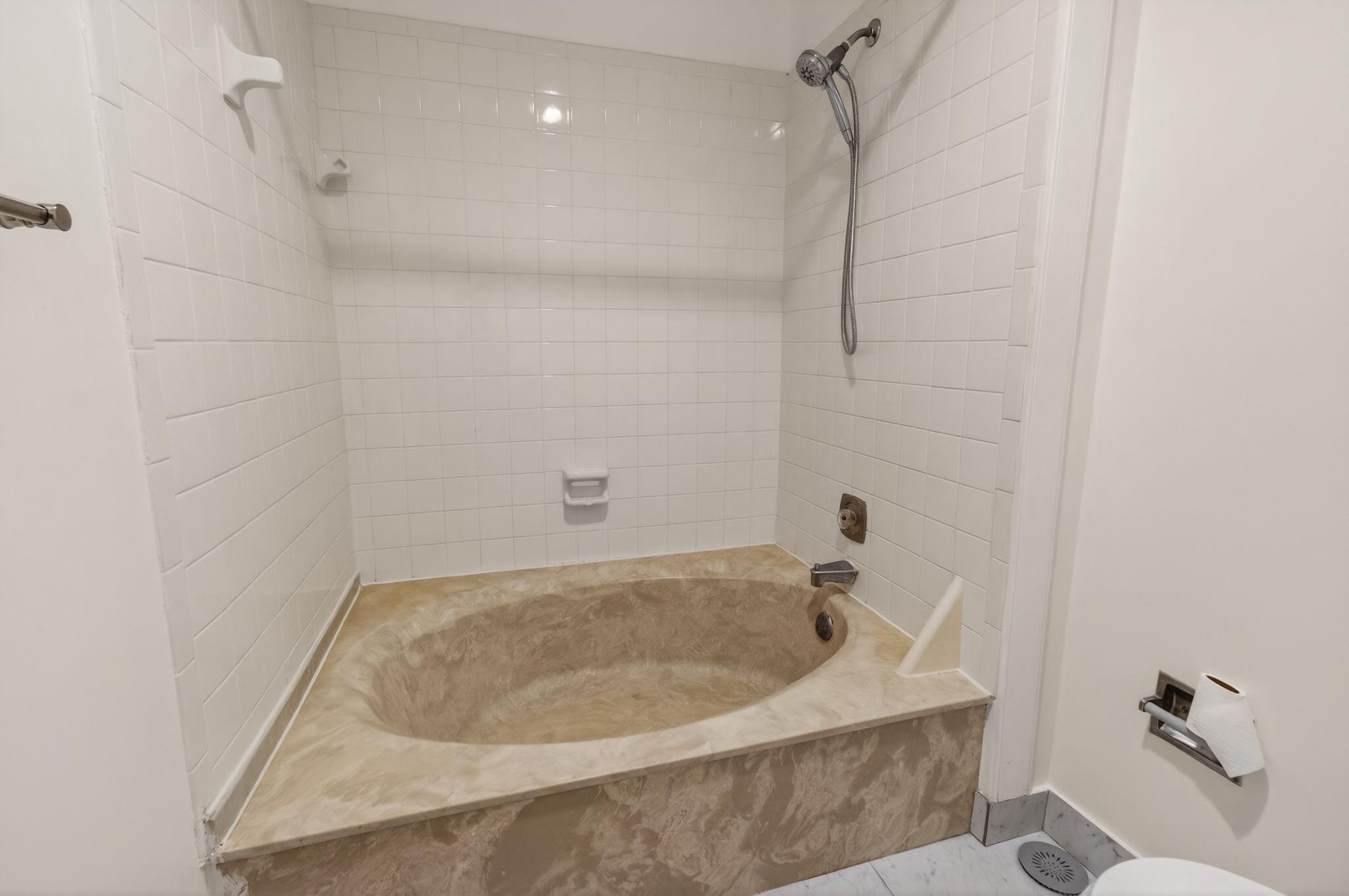 HORIZONS OF BOCA LAG - Residential Lease