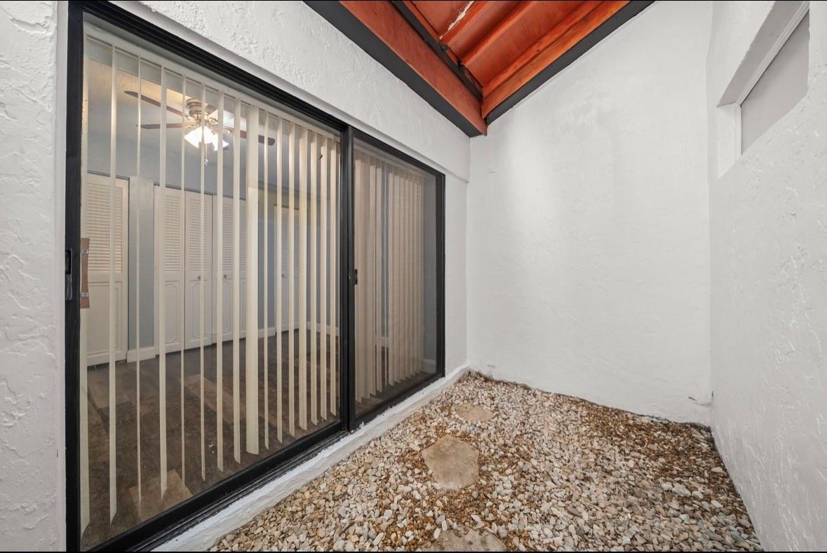 VILLAS AT BONAVENTURE IN - Residential