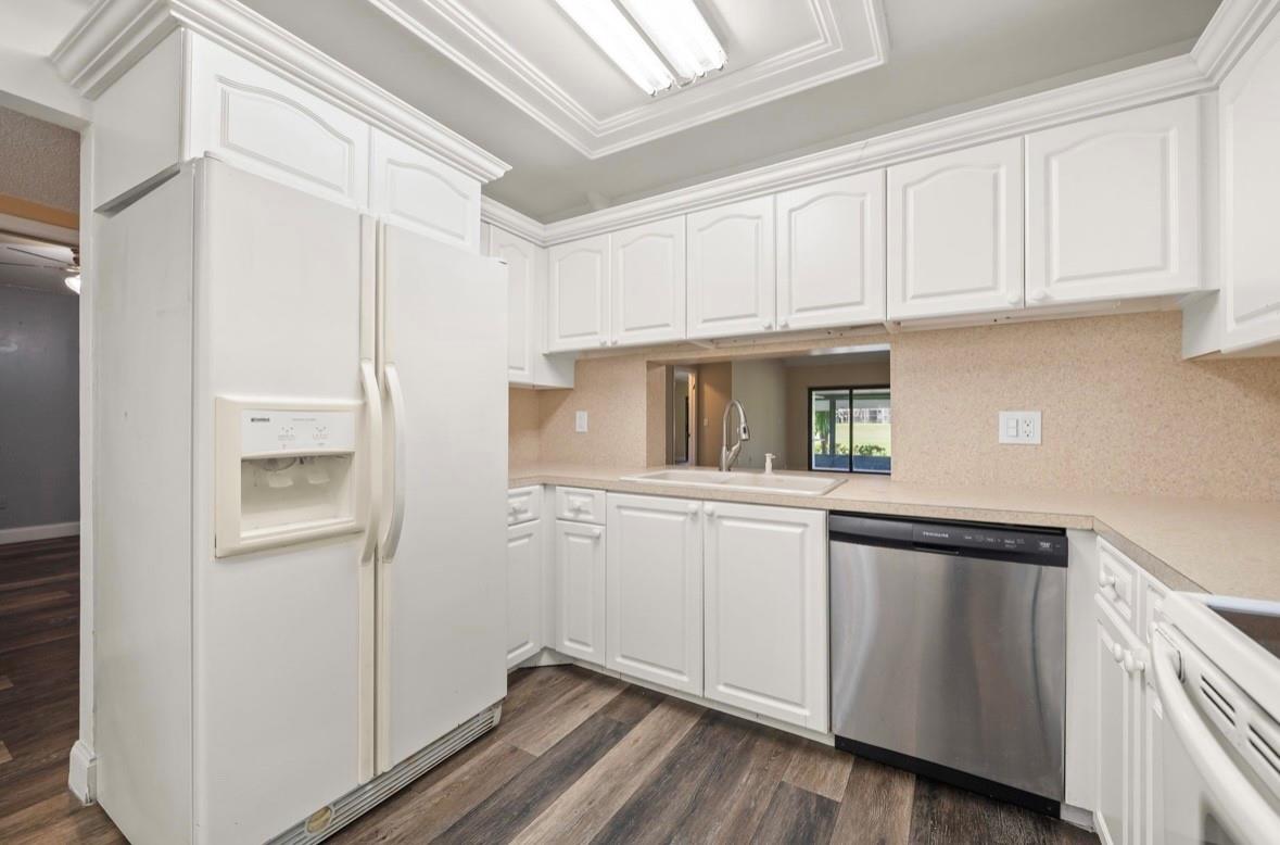 VILLAS AT BONAVENTURE IN - Residential