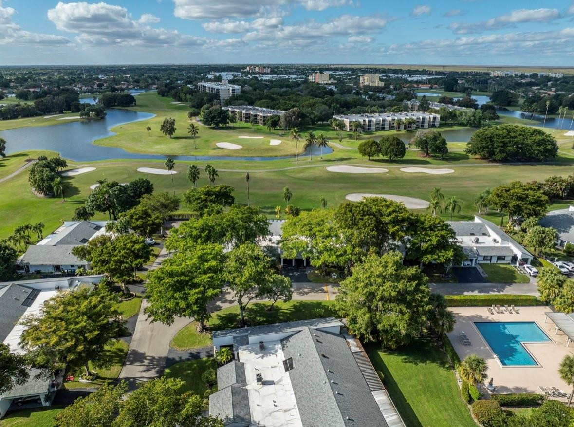 VILLAS AT BONAVENTURE IN - Residential