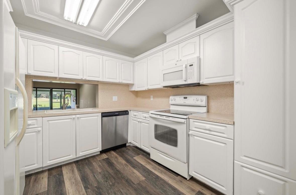 VILLAS AT BONAVENTURE IN - Residential