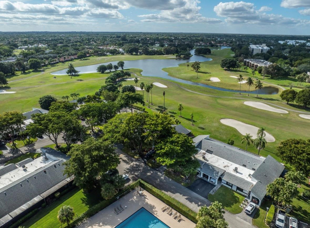 VILLAS AT BONAVENTURE IN - Residential