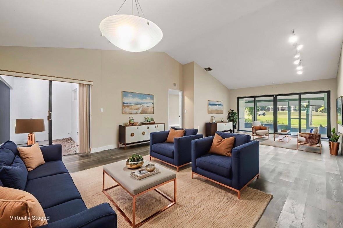 VILLAS AT BONAVENTURE IN - Residential