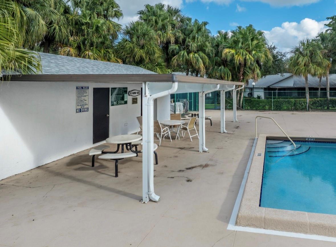 VILLAS AT BONAVENTURE IN - Residential