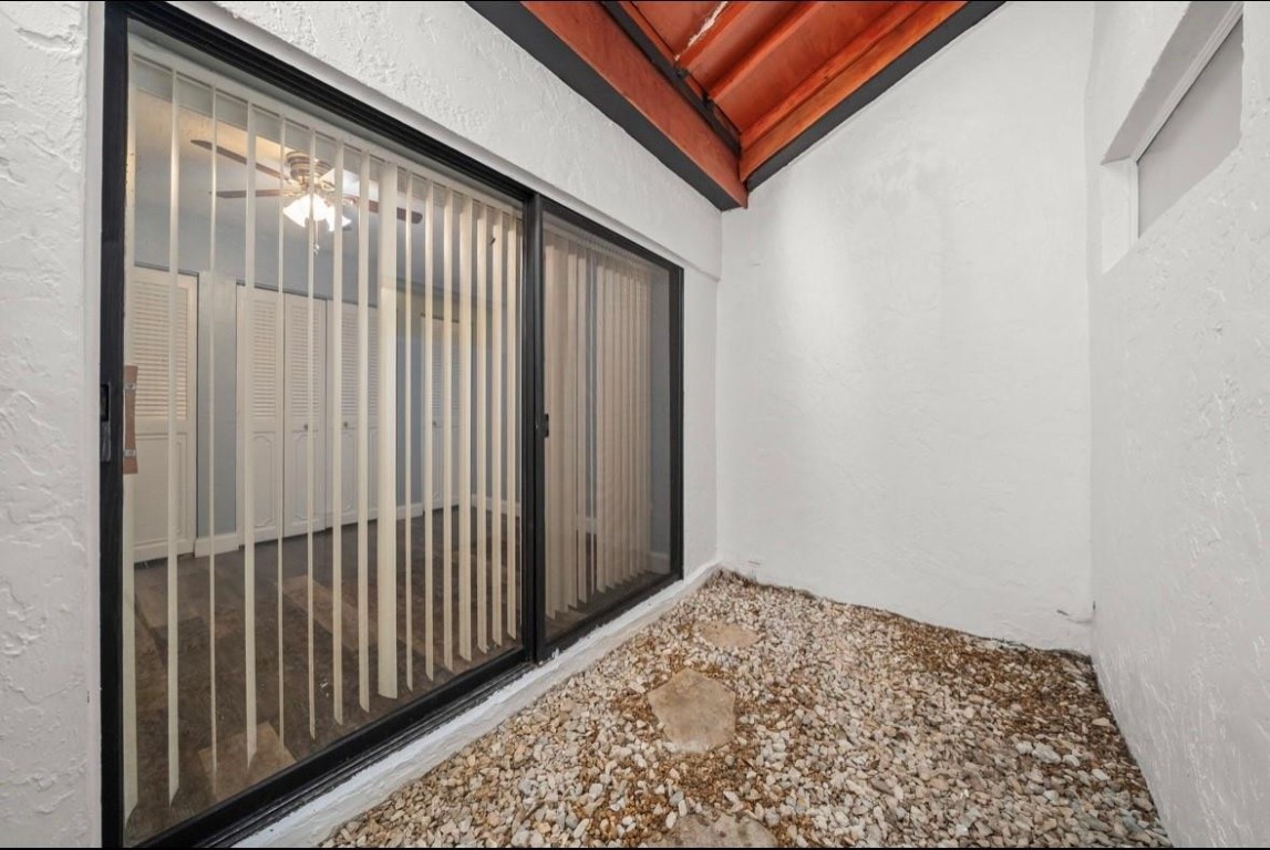 VILLAS AT BONAVENTURE IN - Residential