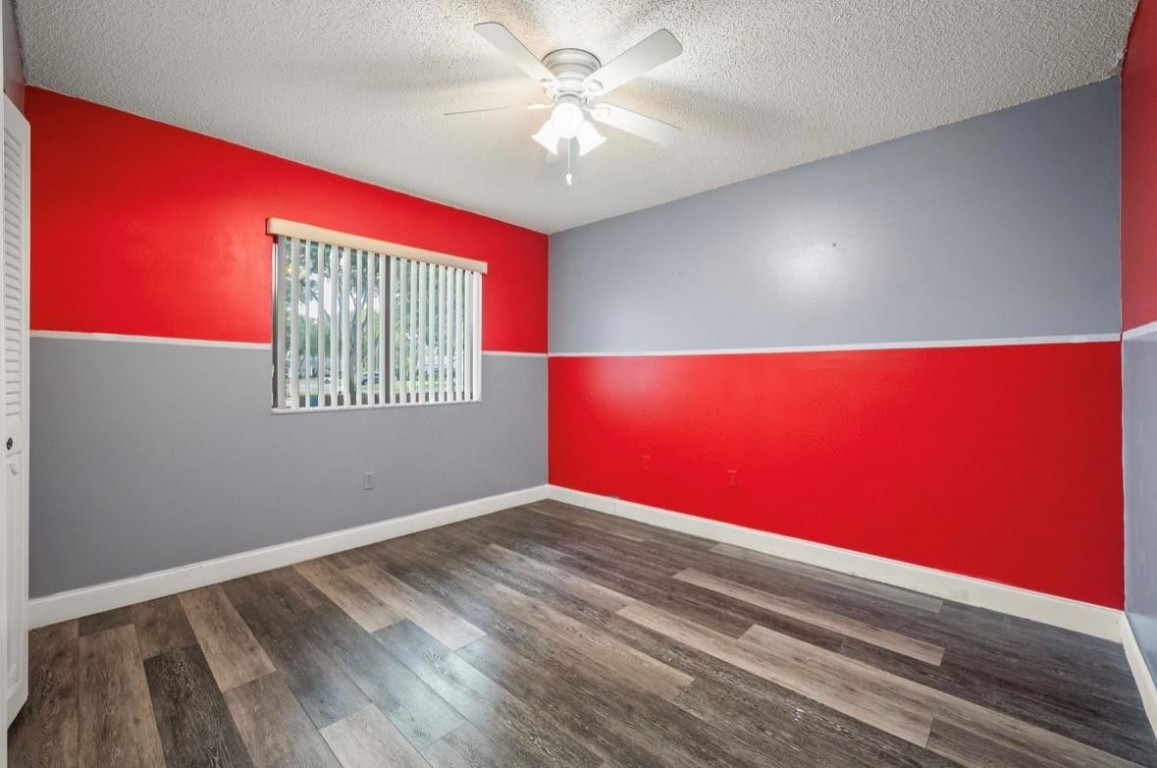 VILLAS AT BONAVENTURE IN - Residential