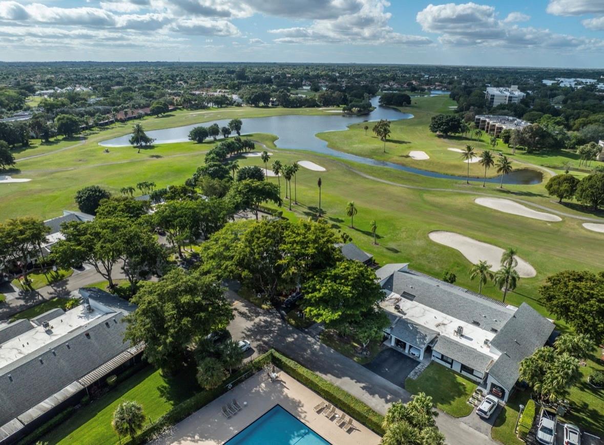 VILLAS AT BONAVENTURE IN - Residential