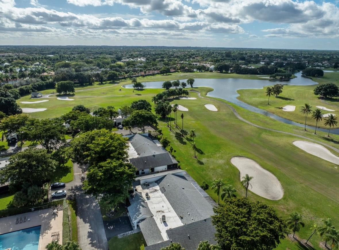 VILLAS AT BONAVENTURE IN - Residential