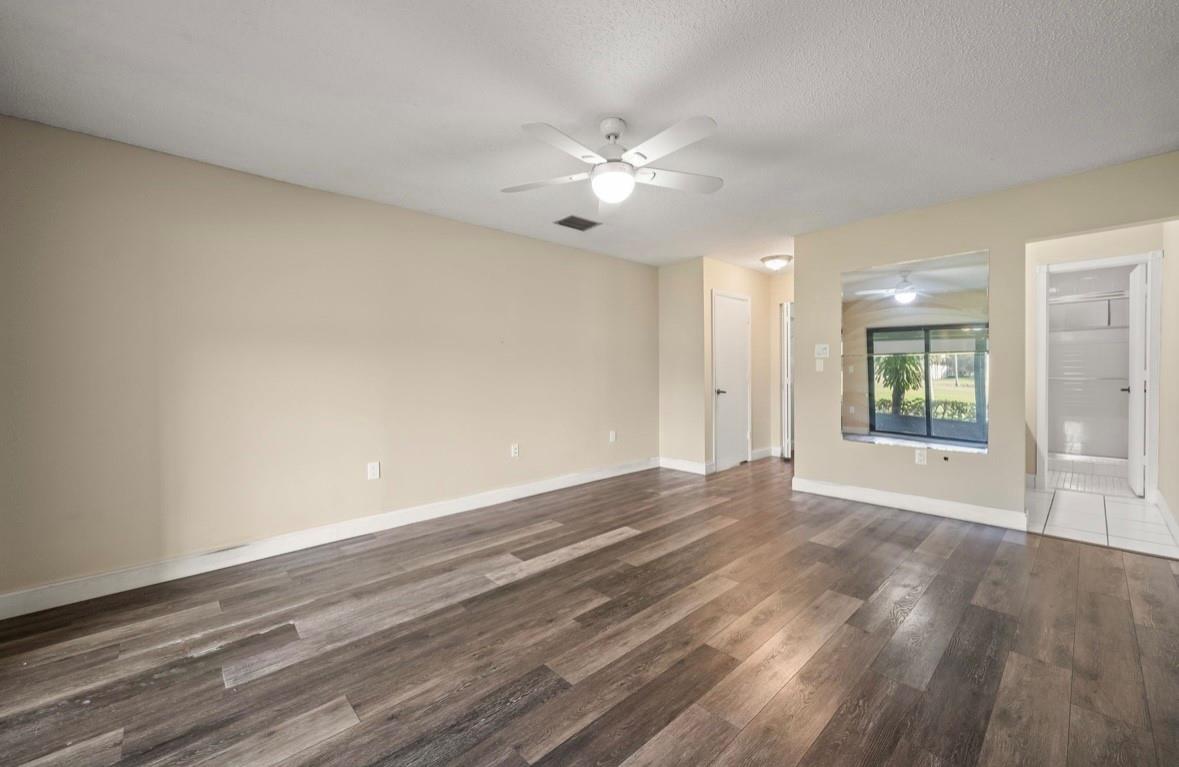 VILLAS AT BONAVENTURE IN - Residential