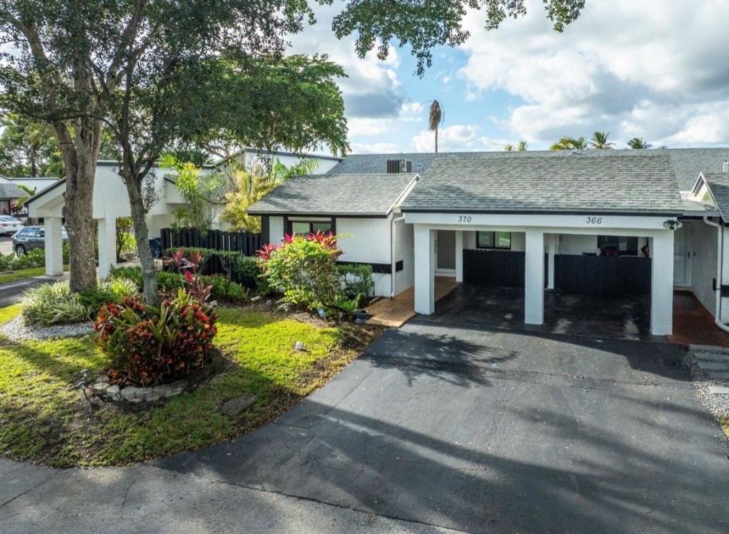 VILLAS AT BONAVENTURE IN - Residential