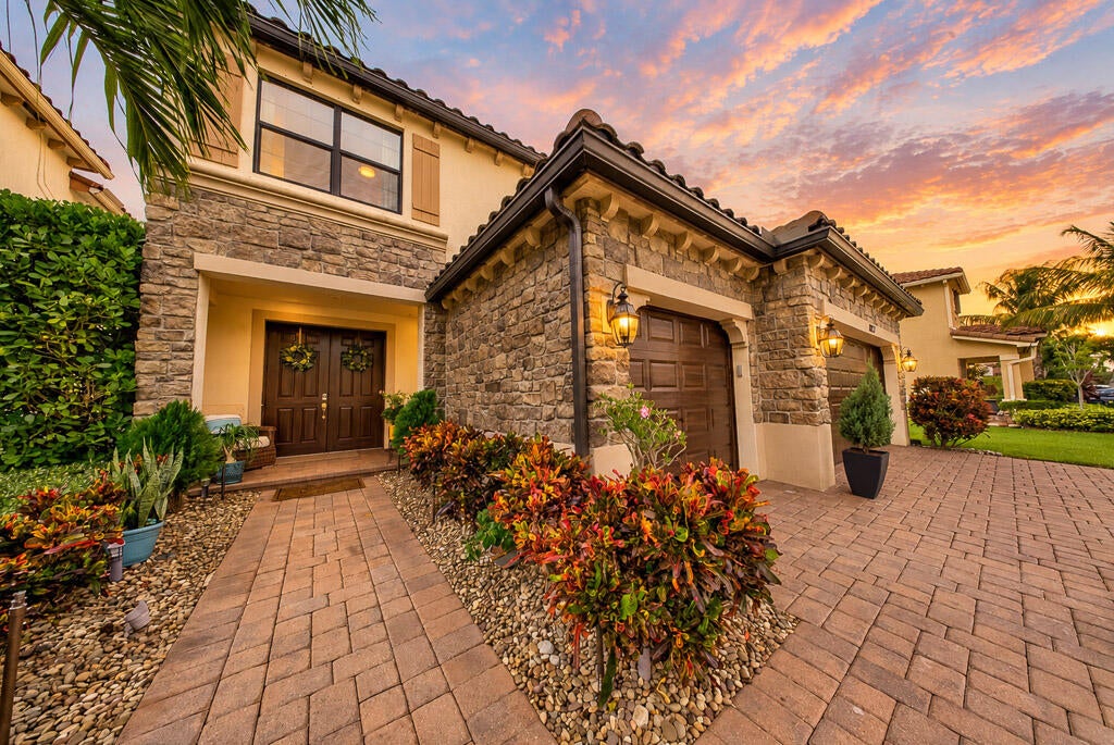 8832 Sea Chase Drive