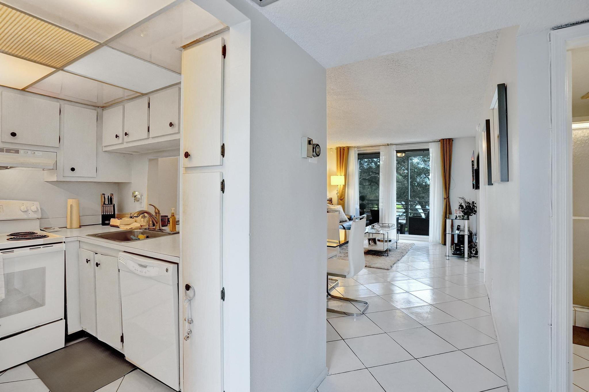 9480 Poinciana Place 304