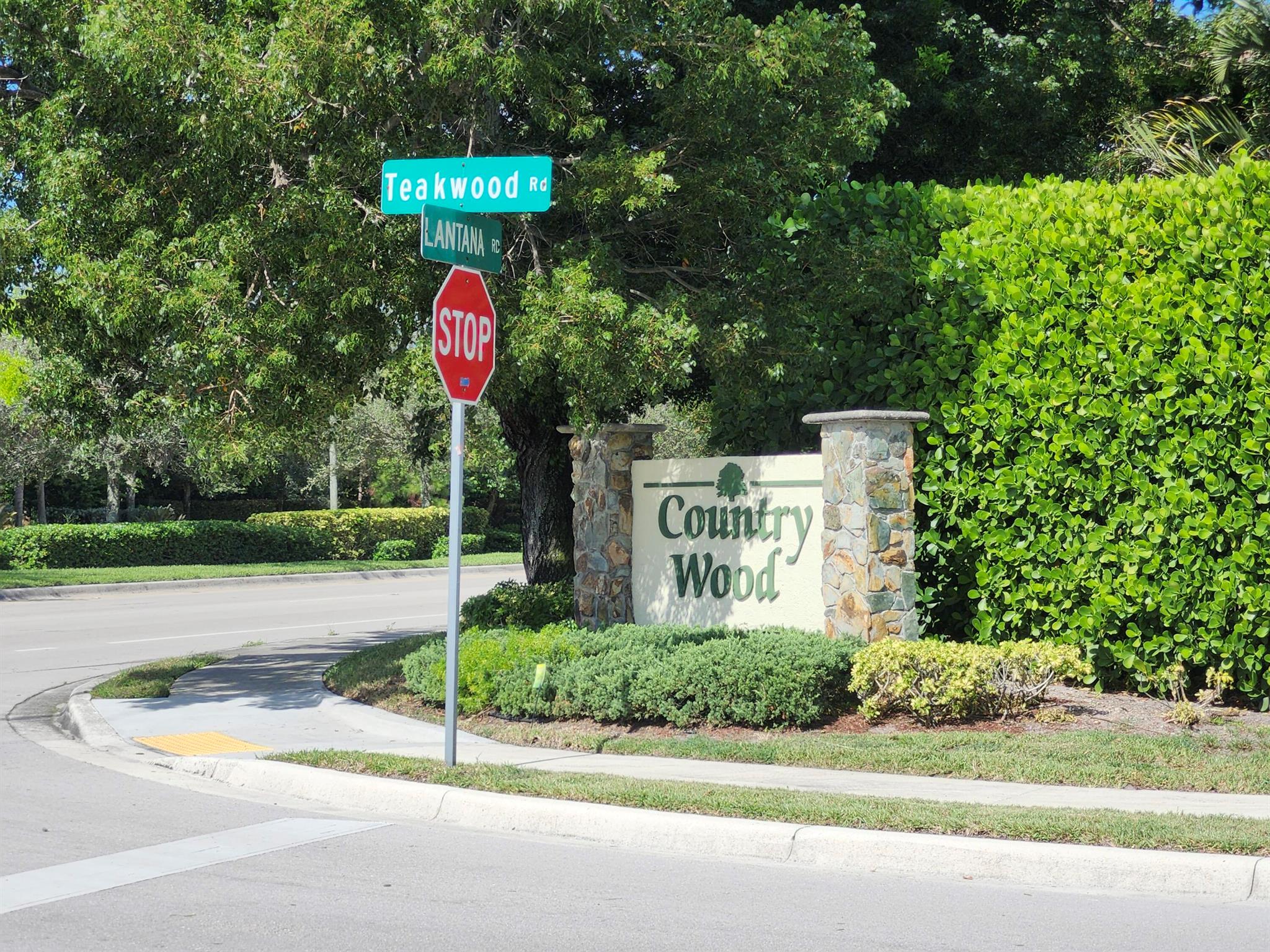 7771 Blackwood Lane