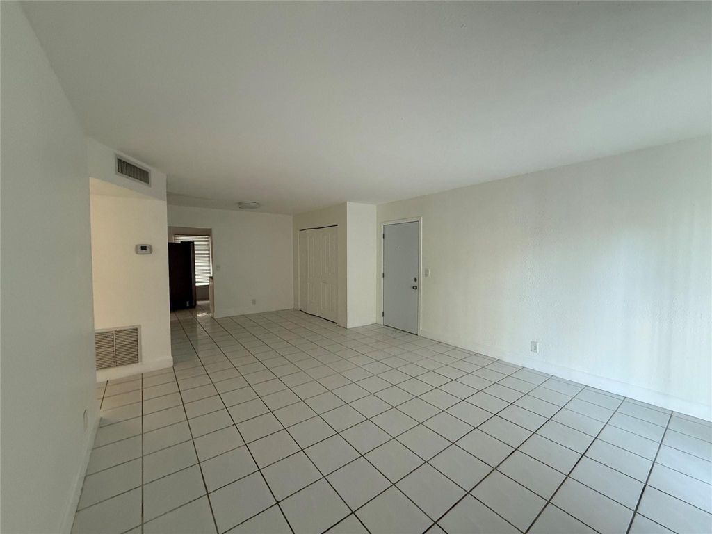 Photo of 1500 N Congress Avenue #C-25, West Palm Beach, FL 33401 (MLS # F10535400)