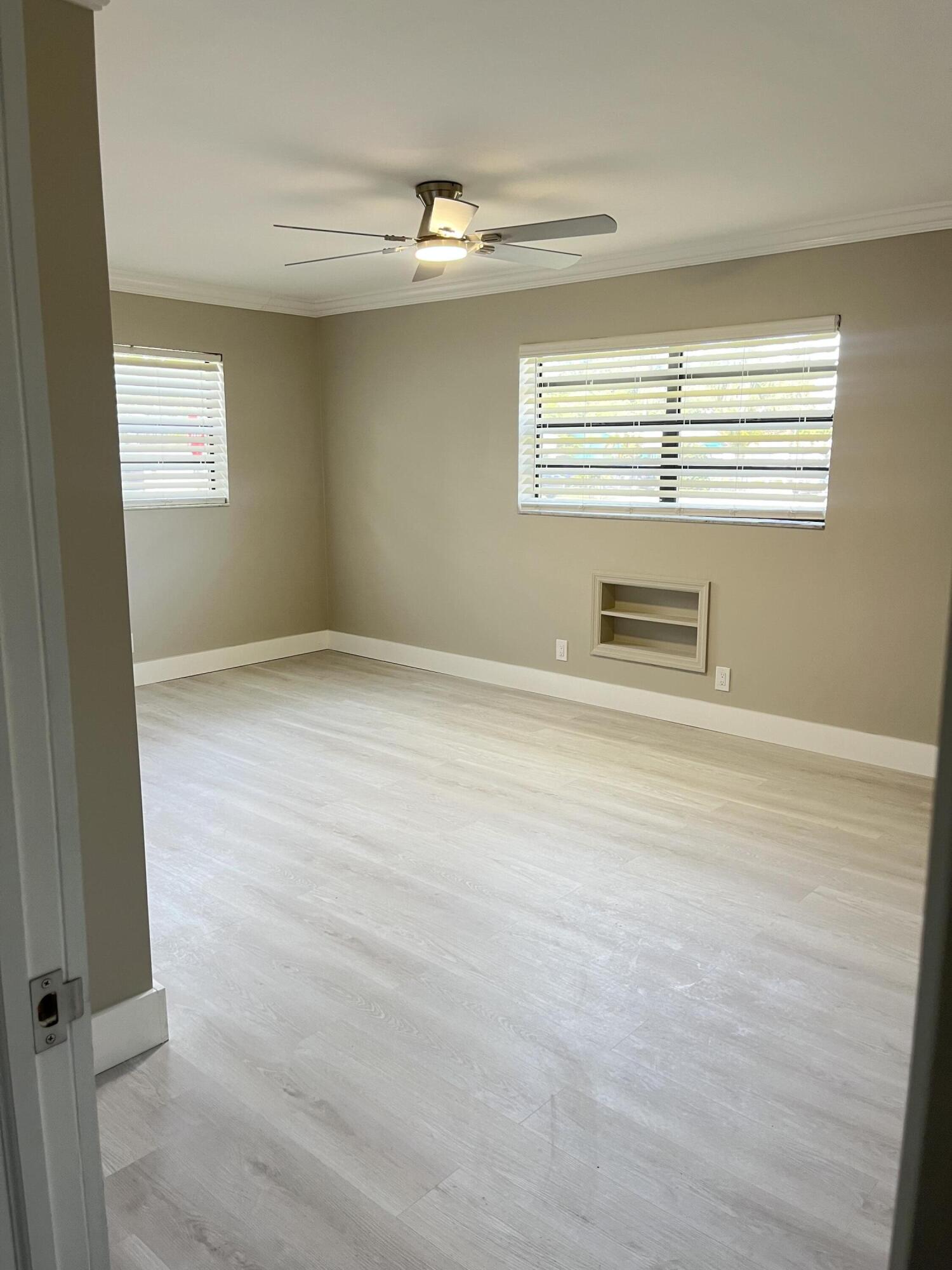 HOLLYWOOD PARK - Residential Income