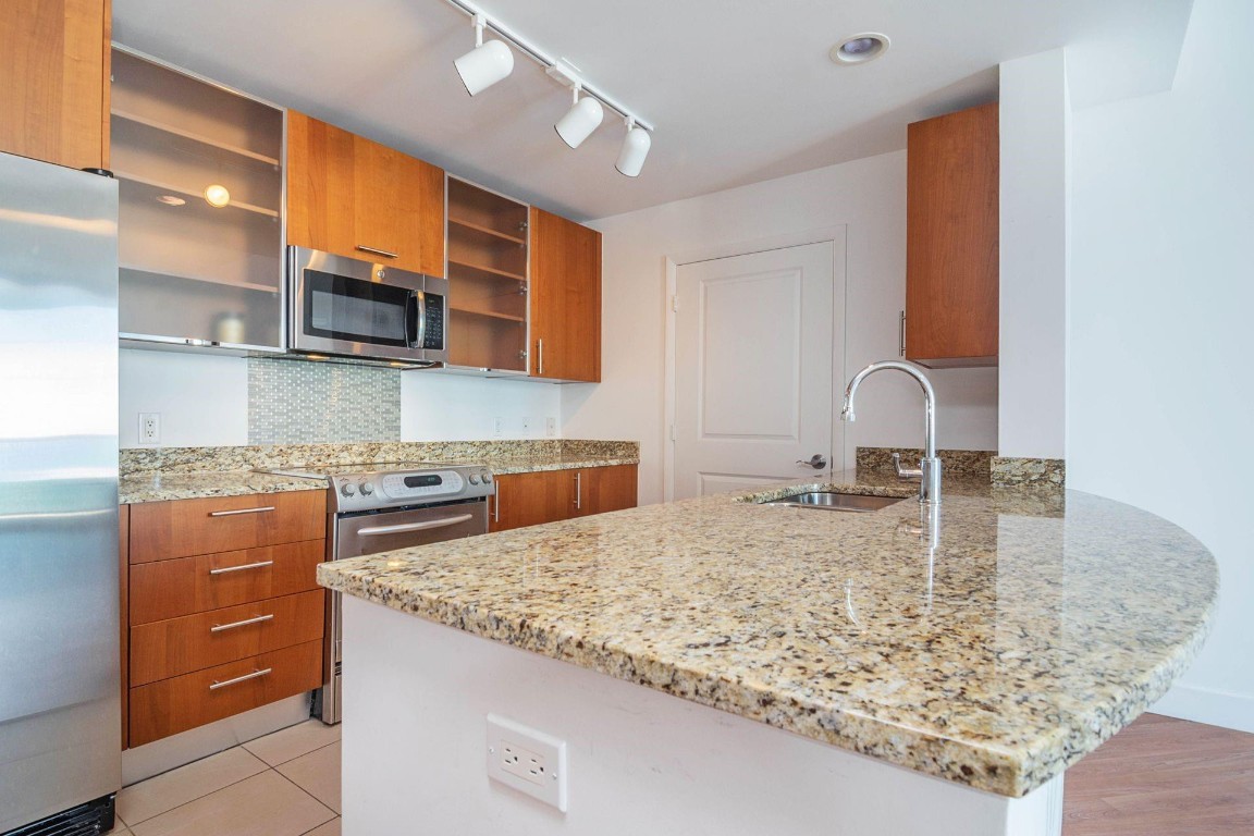 Ocean Marine Yacht Club - Residential