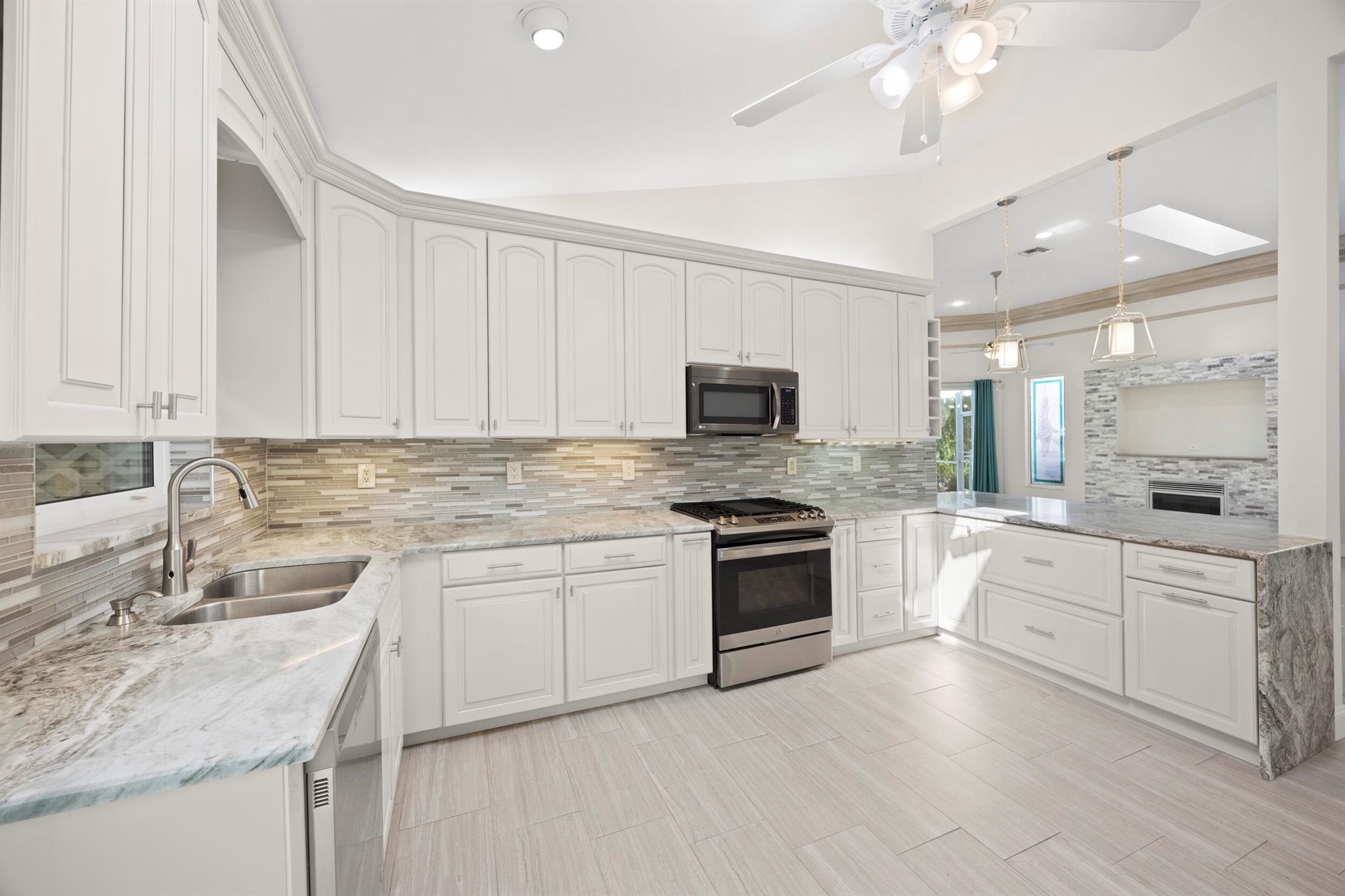 PGA RESORT COMMUNITY OF E - Residential