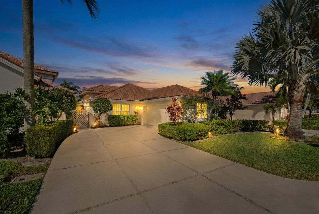 Photo of 122 Eagleton Lane, Palm Beach Gardens, FL 33418 (MLS # R11148840)