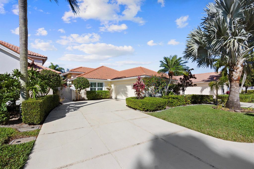 Photo of 122 Eagleton Lane, Palm Beach Gardens, FL 33418 (MLS # R11148840)