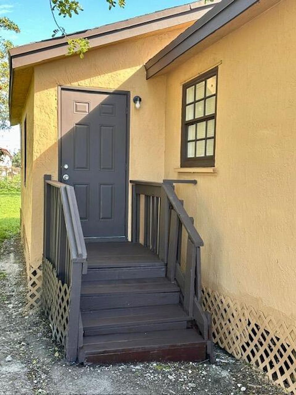 Photo of 125 SW Sw 11th Avenue, South Bay, FL 33493 (MLS # R10967468)