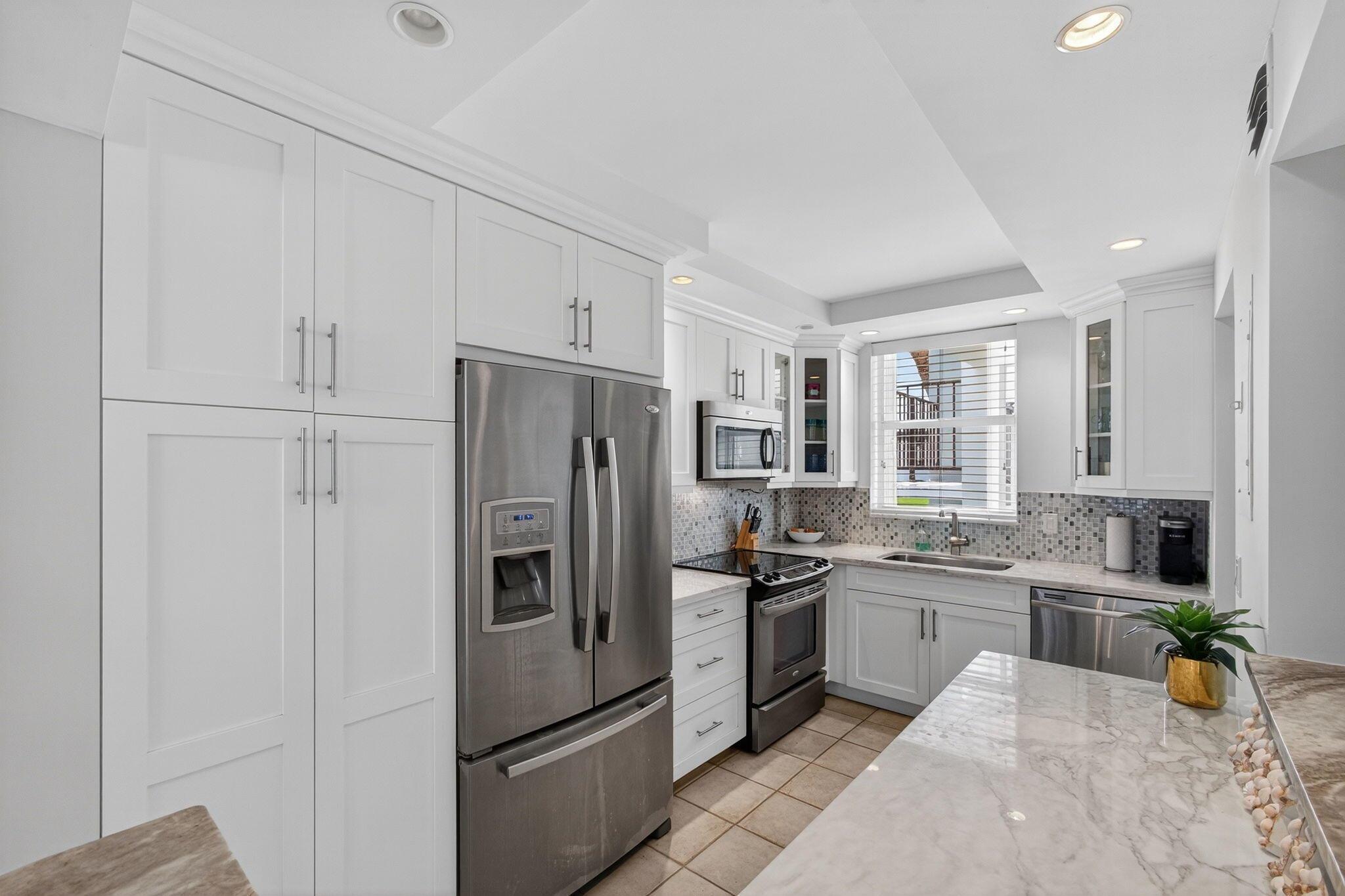 Paradise Harbour Condo - Residential