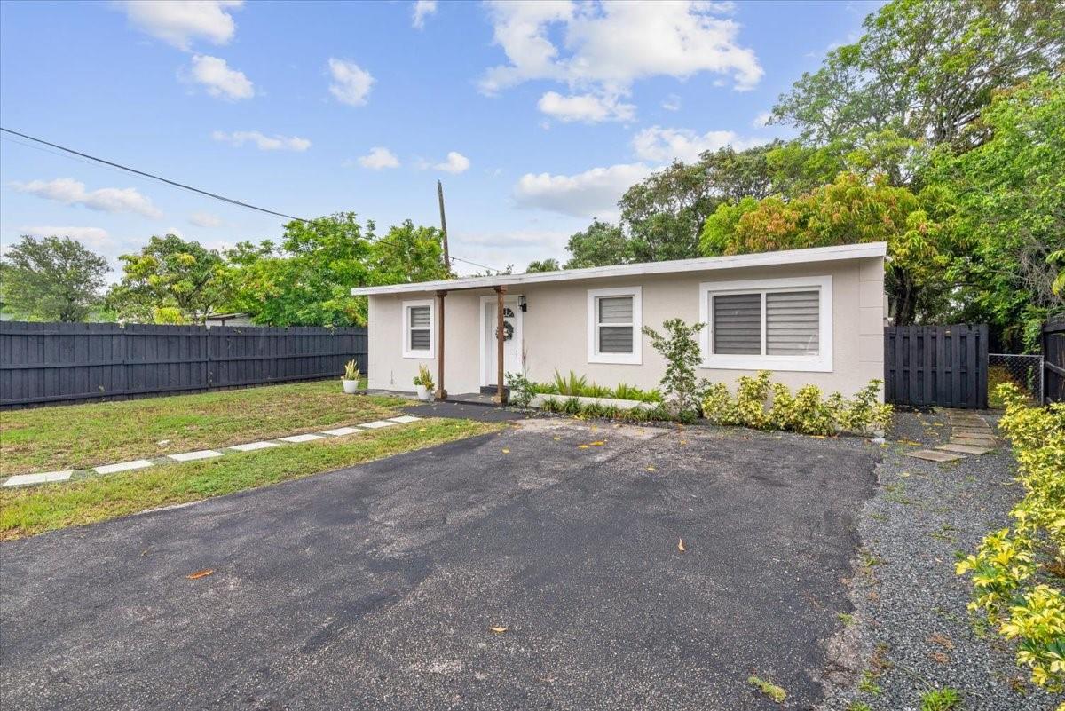 1032 NW 11th Place