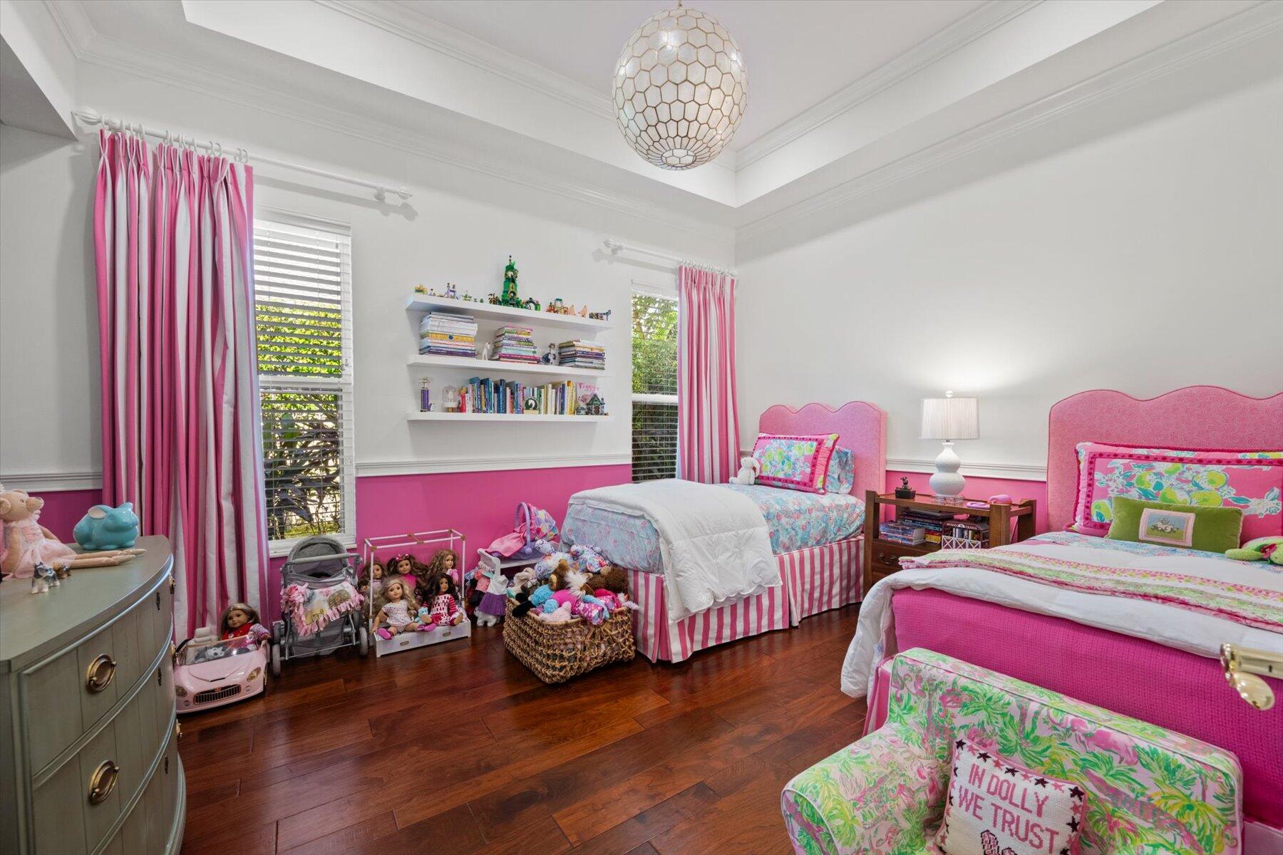 EQUESTRIAN CLUB ESTATES 1 - Residential