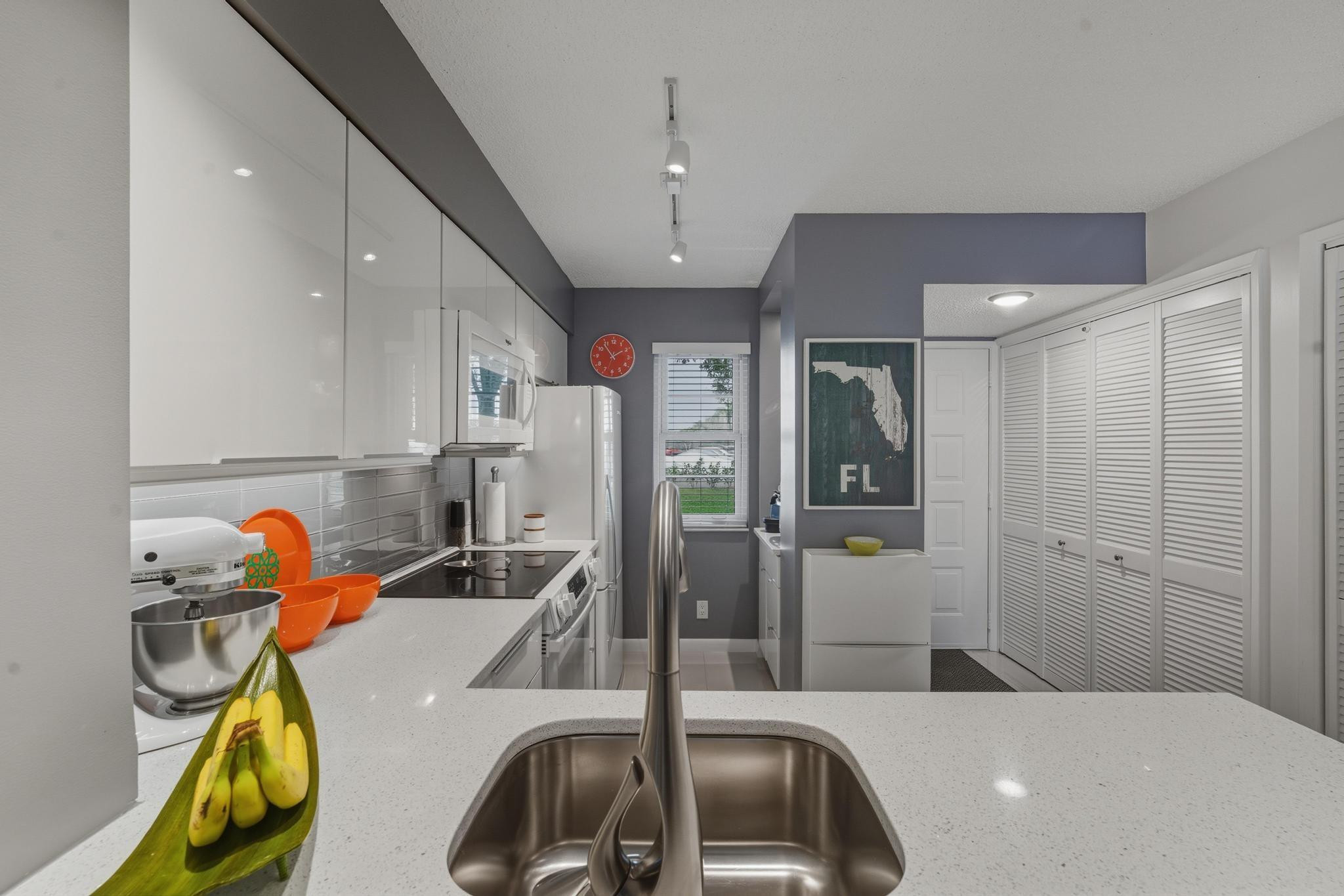 2226 N Cypress Bend Drive 102