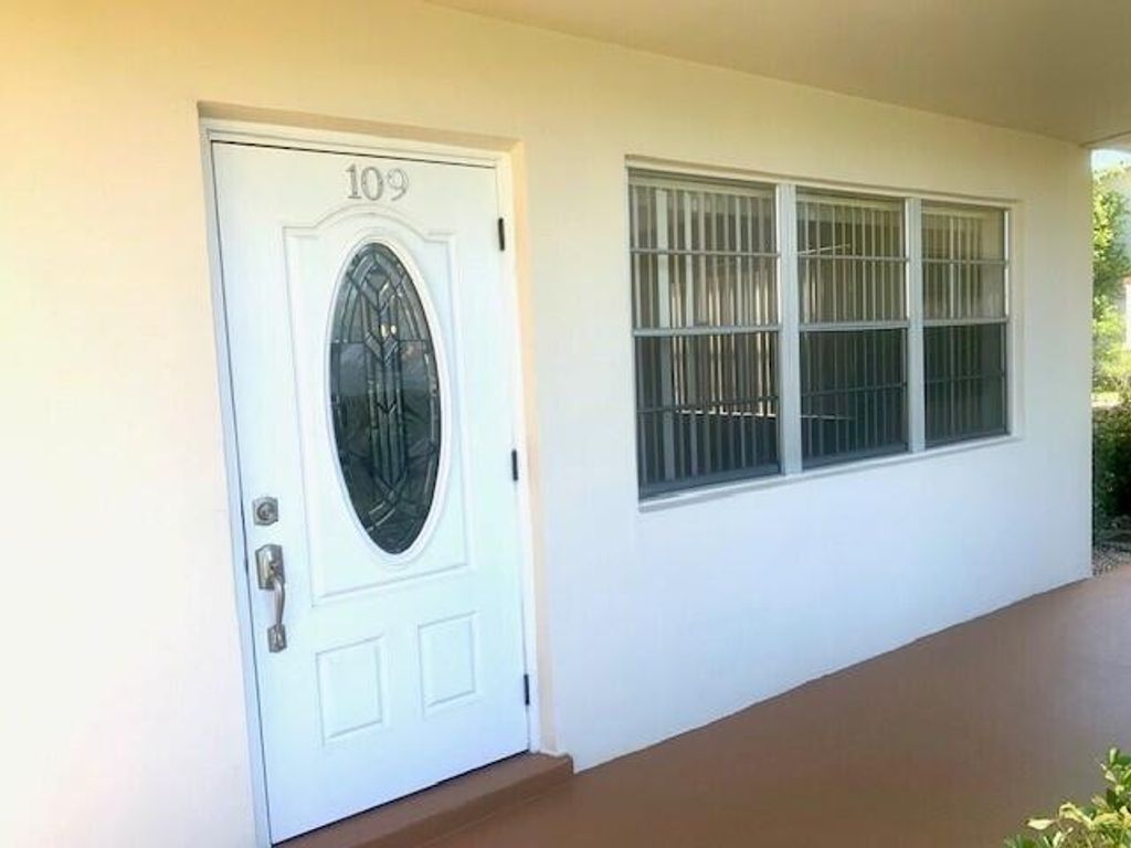 Photo of 109 Andover E, West Palm Beach, FL 33417 (MLS # R10971150)