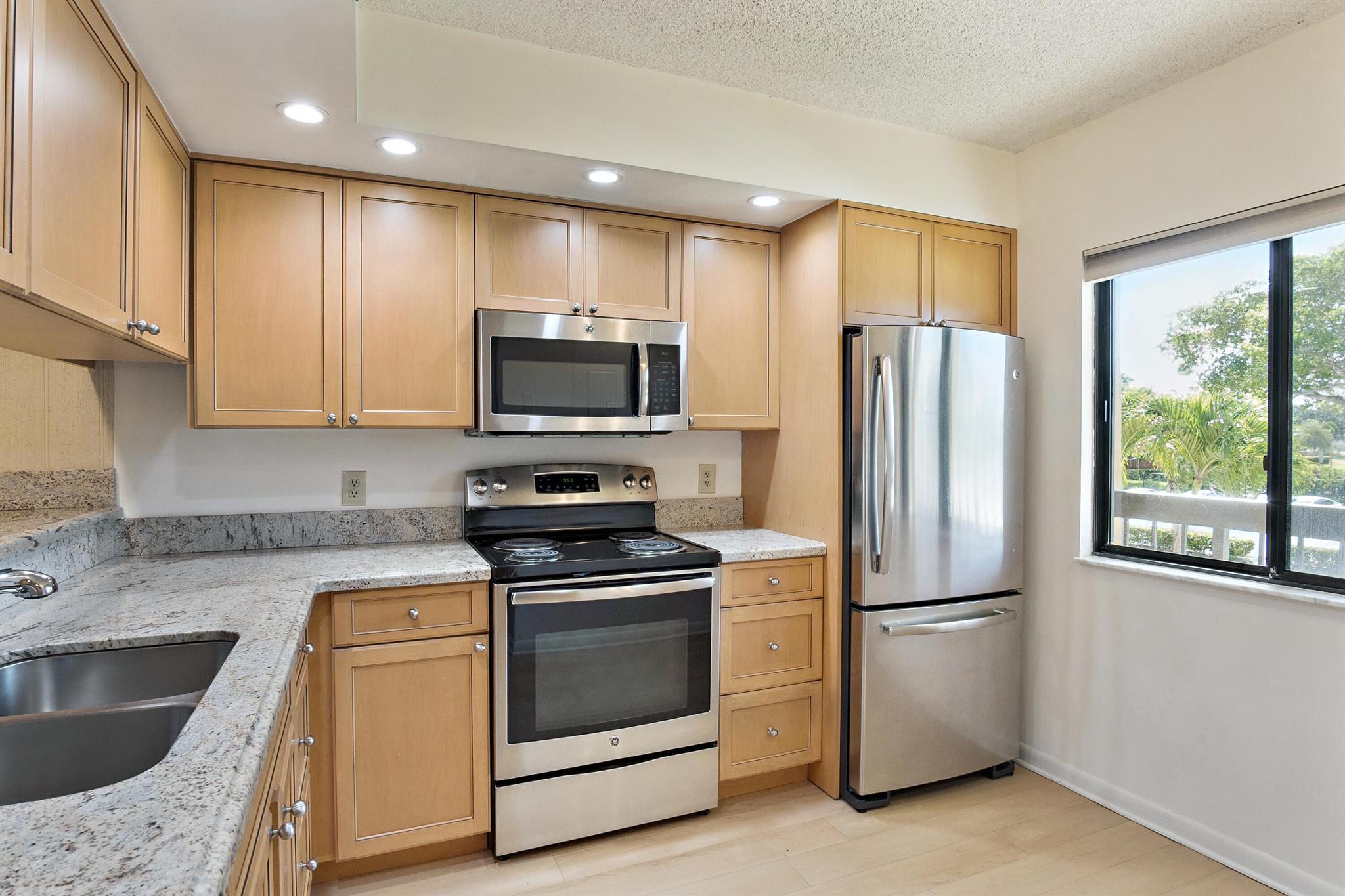 901 Seafarer Circle 201