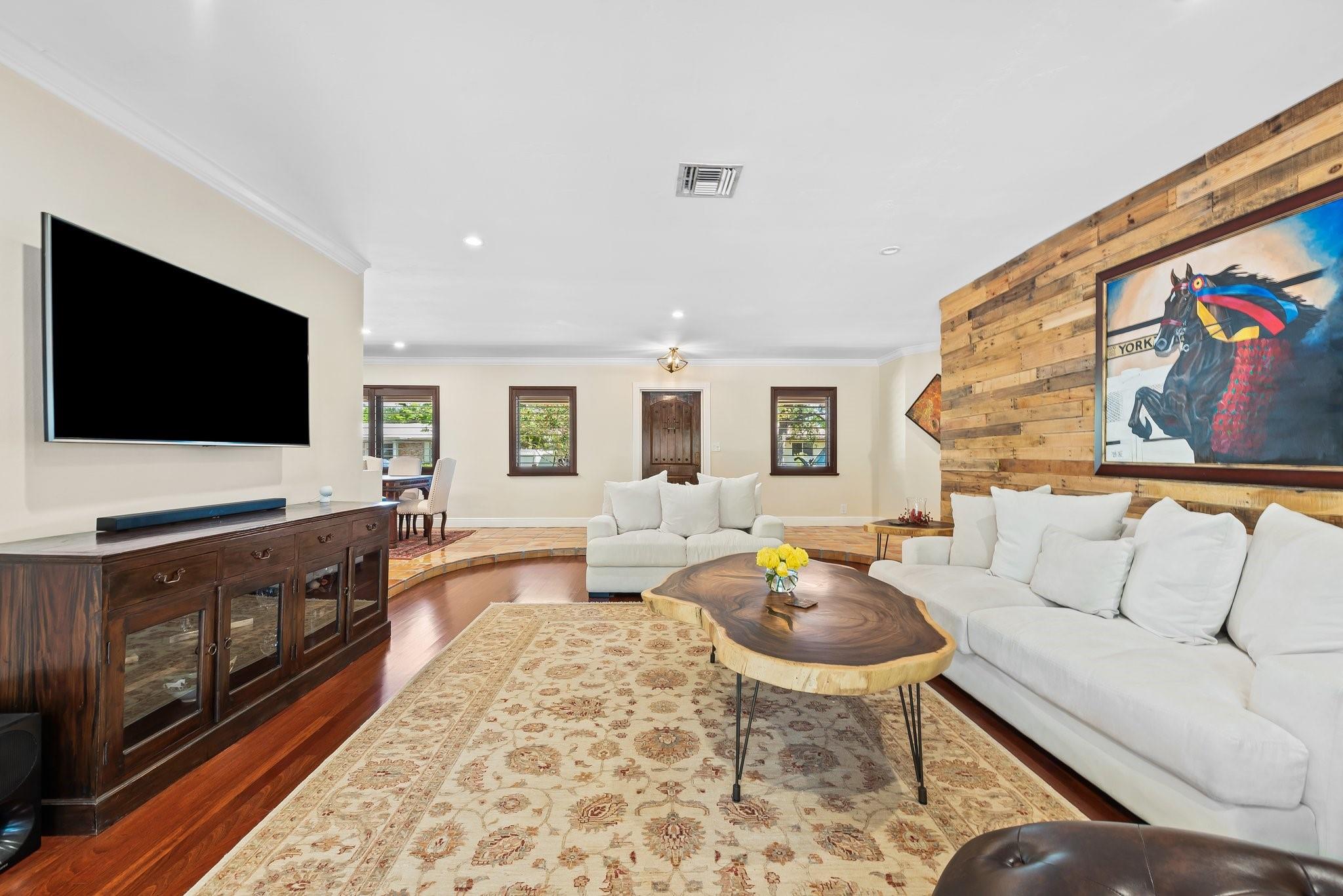5750 SW 8th Ct