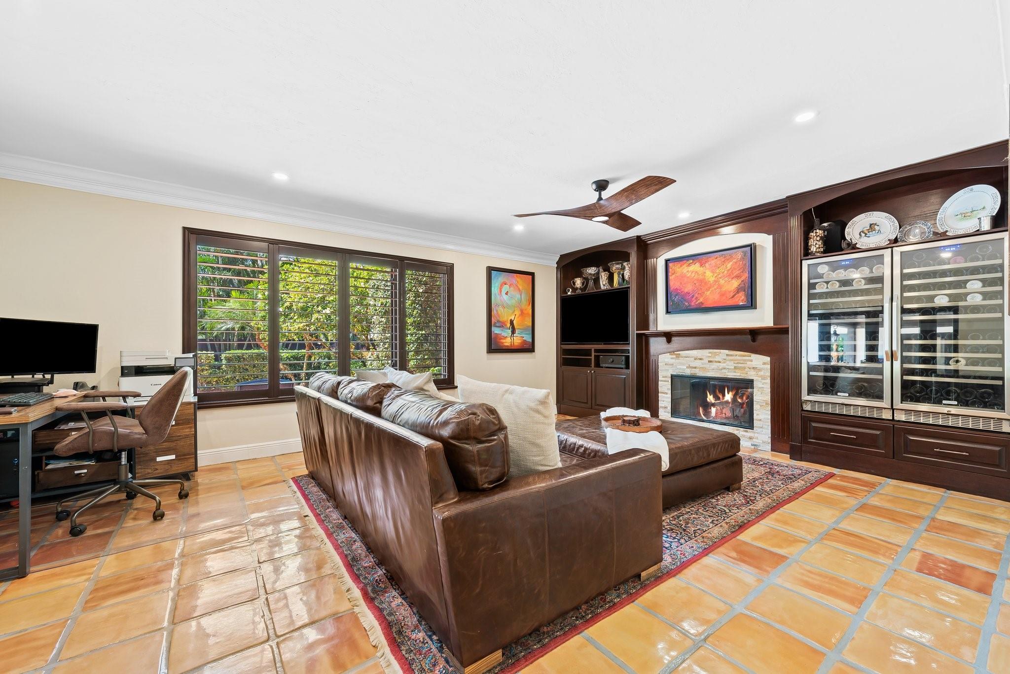 5750 SW 8th Ct
