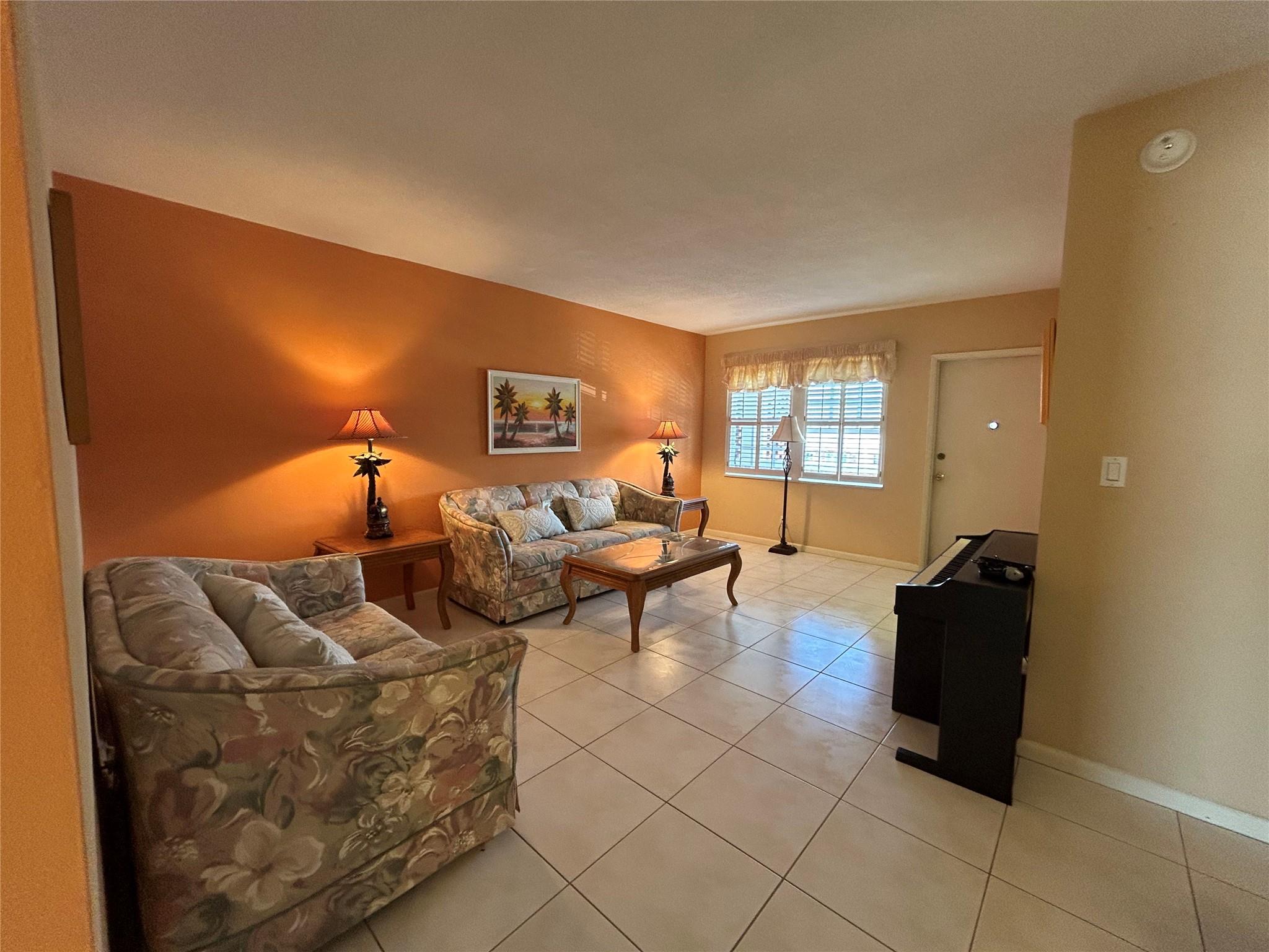 View photos, virtual tours, details... 2050 NE 39th St 207