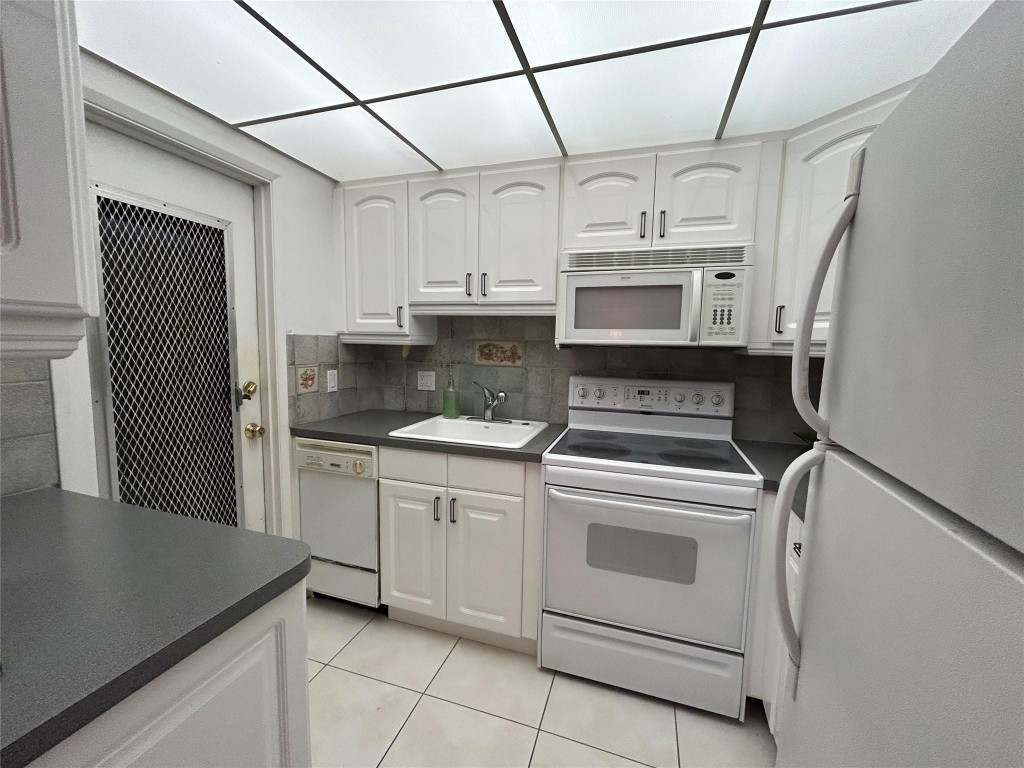 Lighthouse Point Gardens - Residential