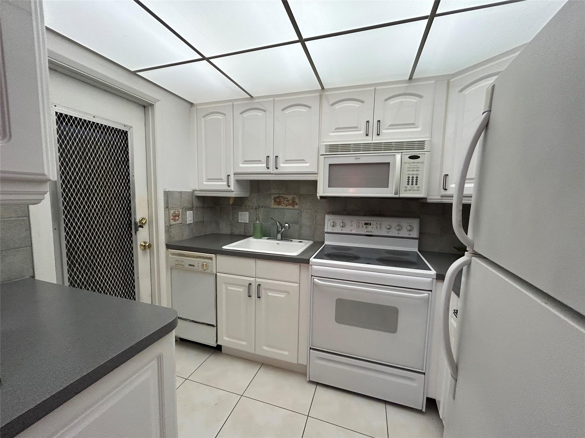 Lighthouse Point Gardens - Residential