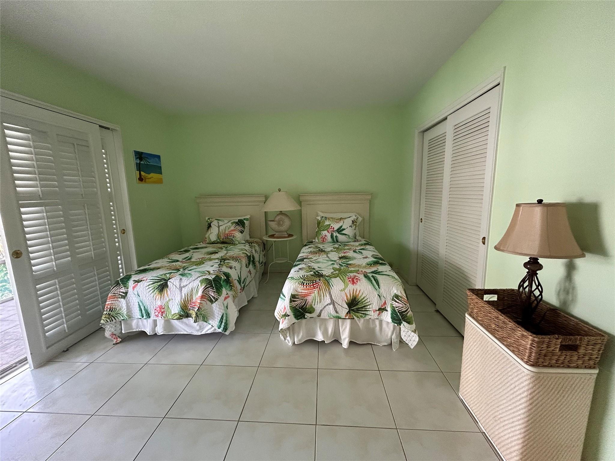View photos, virtual tours, details... 2050 NE 39th St 207
