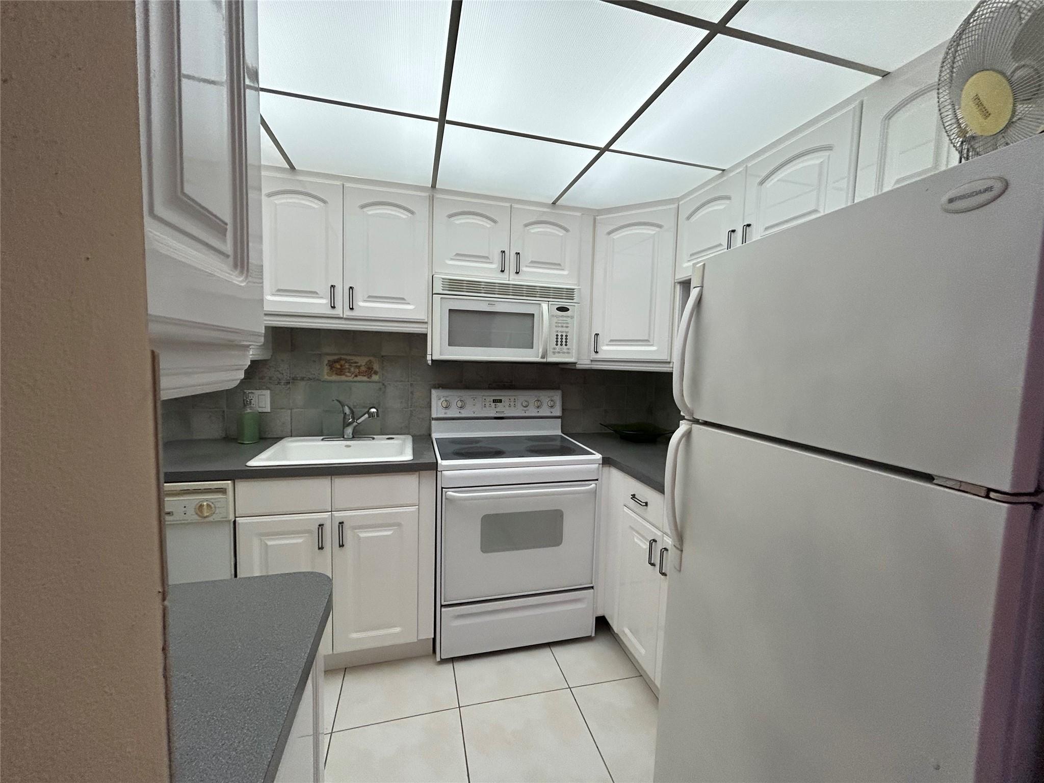 Lighthouse Point Gardens - Residential